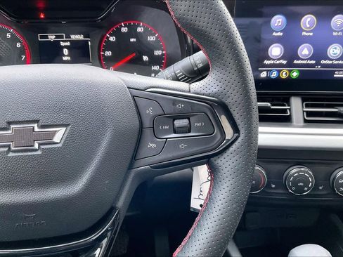 Used 2025 Chevrolet Trax RS w/ Driver Confidence Package image 24