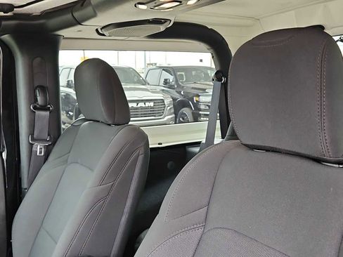 Used 2021 Jeep Wrangler Sport image 14