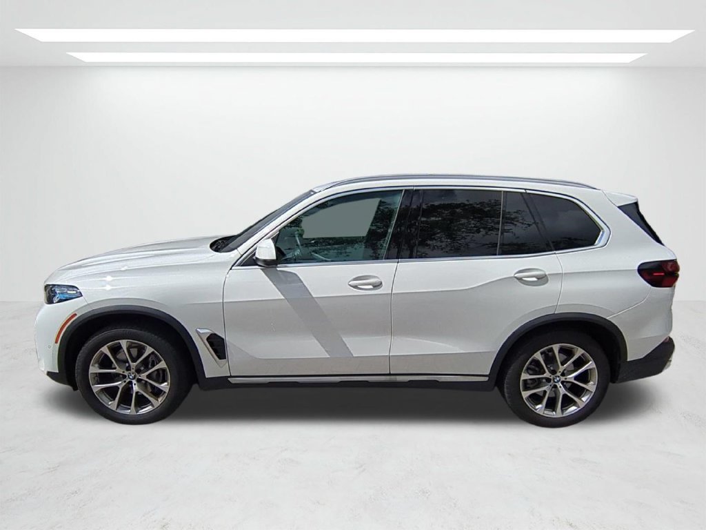 New 2026 BMW X5 sDrive40i w/ Parking Assistance Package RWD image 7