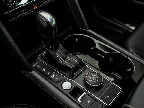 Used 2023 Volkswagen Atlas SEL R-Line AWD/4WD image 23