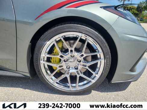 Used 2022 Chevrolet Corvette Stingray Premium Conv w/ Z51 Performance Package RWD image 7