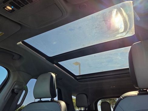 Used 2021 Ford Explorer XLT w/ Equipment Group 202A image 16