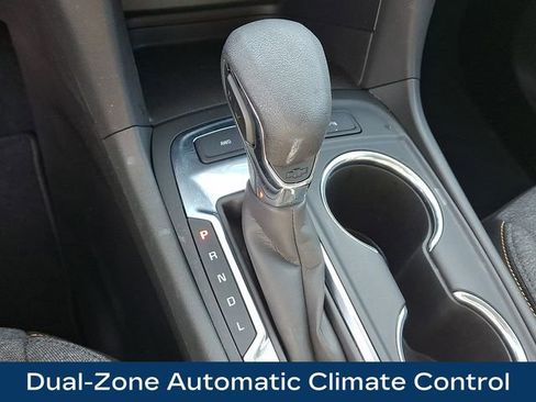 Used 2023 Chevrolet Equinox LT AWD/4WD image 11