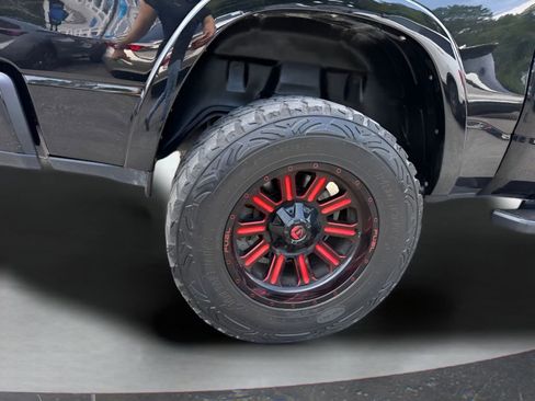 Used 2019 RAM 1500 Laramie AWD/4WD image 14