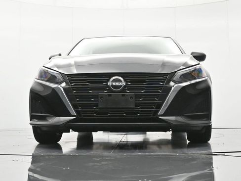 Used 2024 Nissan Altima 2.5 SV FWD image 36