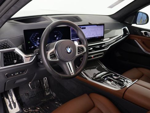 Used 2025 BMW X7 M60i AWD/4WD image 7