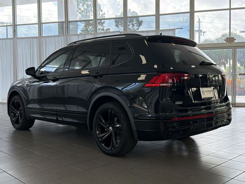 Used 2023 Volkswagen Tiguan SE R-Line FWD image 3