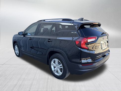 Used 2022 GMC Terrain SLE w/ Driver Convenience Package image 8