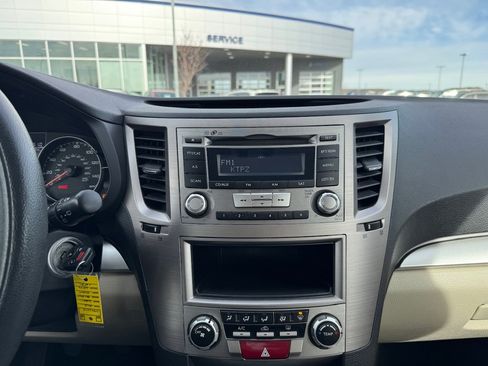 Used 2013 Subaru Outback 2.5i image 17