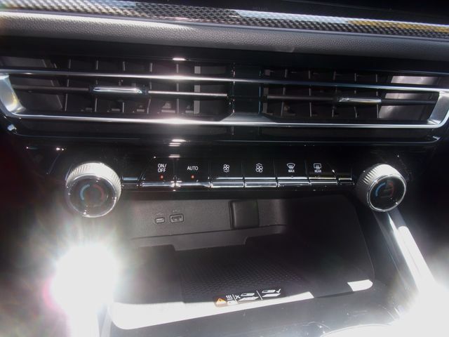 Used 2026 Chevrolet Traverse High Country w/ LPO, Floor Liner Package AWD/4WD image 23