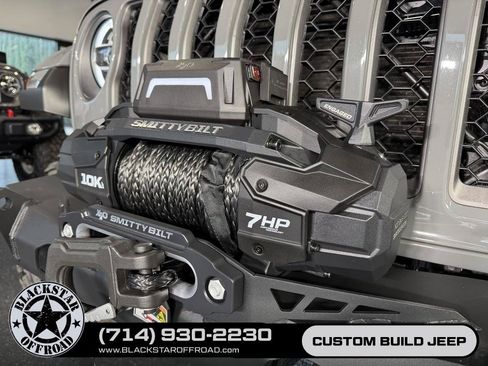 Used 2022 Jeep Gladiator Rubicon w/ LED Lighting Group AWD/4WD image 6