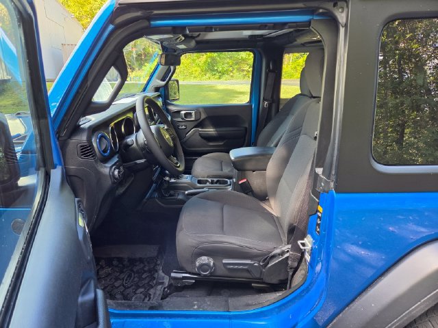 Used 2023 Jeep Wrangler Sport AWD/4WD image 2
