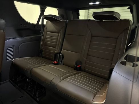 New 2026 GMC Yukon XL Denali Ultimate w/ LPO, Floor Liner Package AWD/4WD image 13