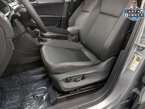 Used 2022 Volkswagen Tiguan SE AWD/4WD image 10