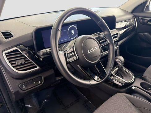 Used 2024 Kia Seltos S AWD/4WD image 11