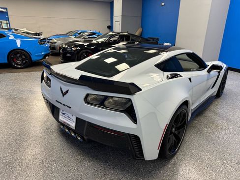 Used 2018 Chevrolet Corvette Z06 w/ Carbon 65 Edition RWD image 34