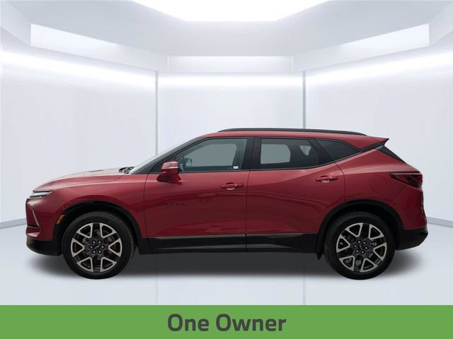 Used 2025 Chevrolet Blazer RS FWD image 2