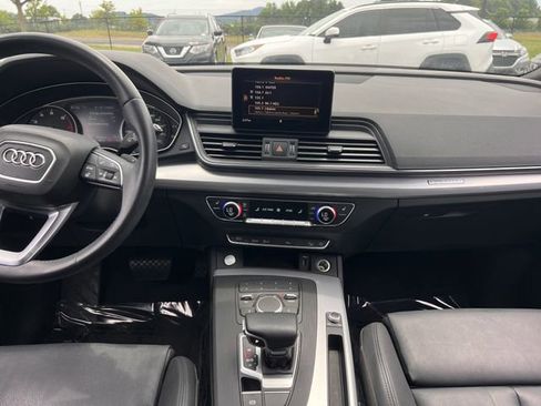 Used 2020 Audi Q5 2.0T Premium w/ Titanium Sport Package AWD/4WD image 15