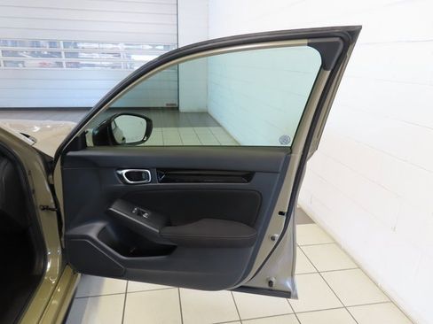 Used 2025 Honda Civic Sport image 26