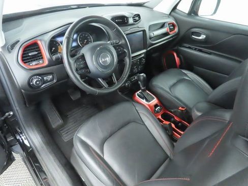 Used 2022 Jeep Renegade Trailhawk image 9