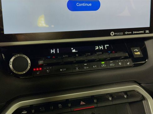 Used 2023 Toyota Tundra Platinum image 15