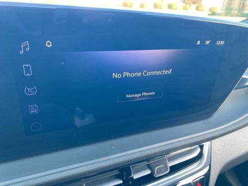 Used 2025 Buick Envista Sport Touring image 32