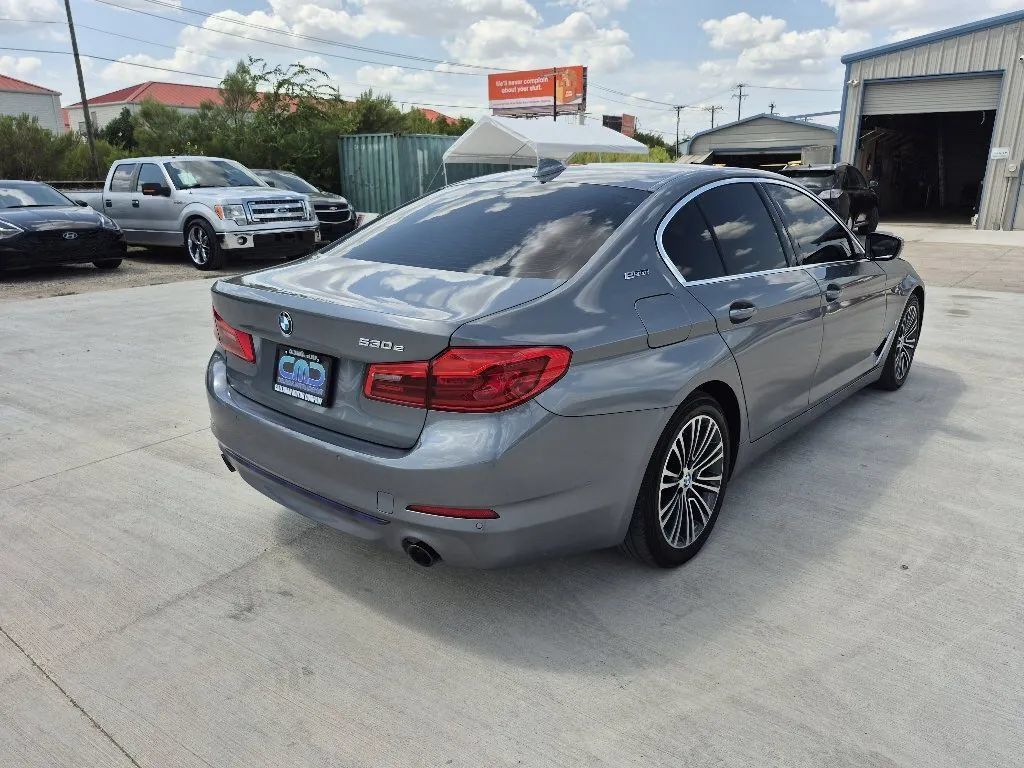 Used 2019 BMW 530e w/ Convenience Package RWD image 6