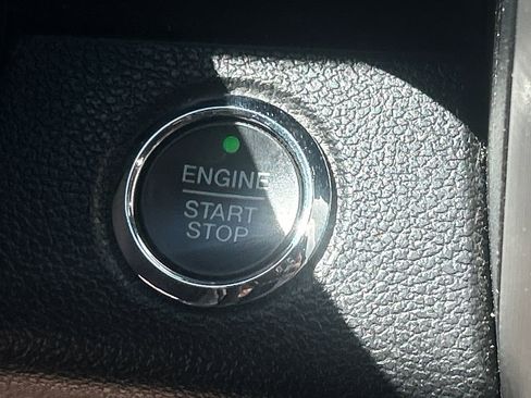 Used 2016 Ford F150 Platinum w/ Equipment Group 701A Luxury image 19