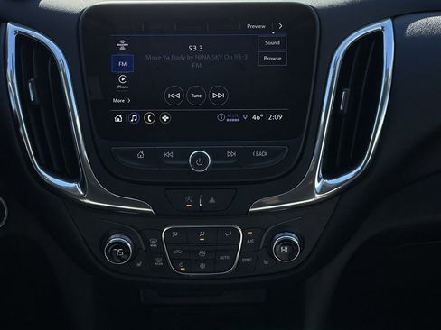 Used 2024 Chevrolet Equinox LT image 17