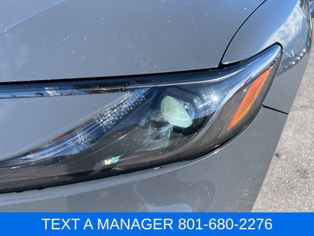 Used 2025 Toyota Camry SE FWD image 9