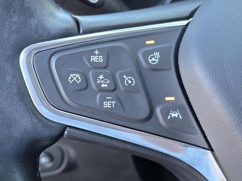 Used 2023 Chevrolet Equinox Premier image 40