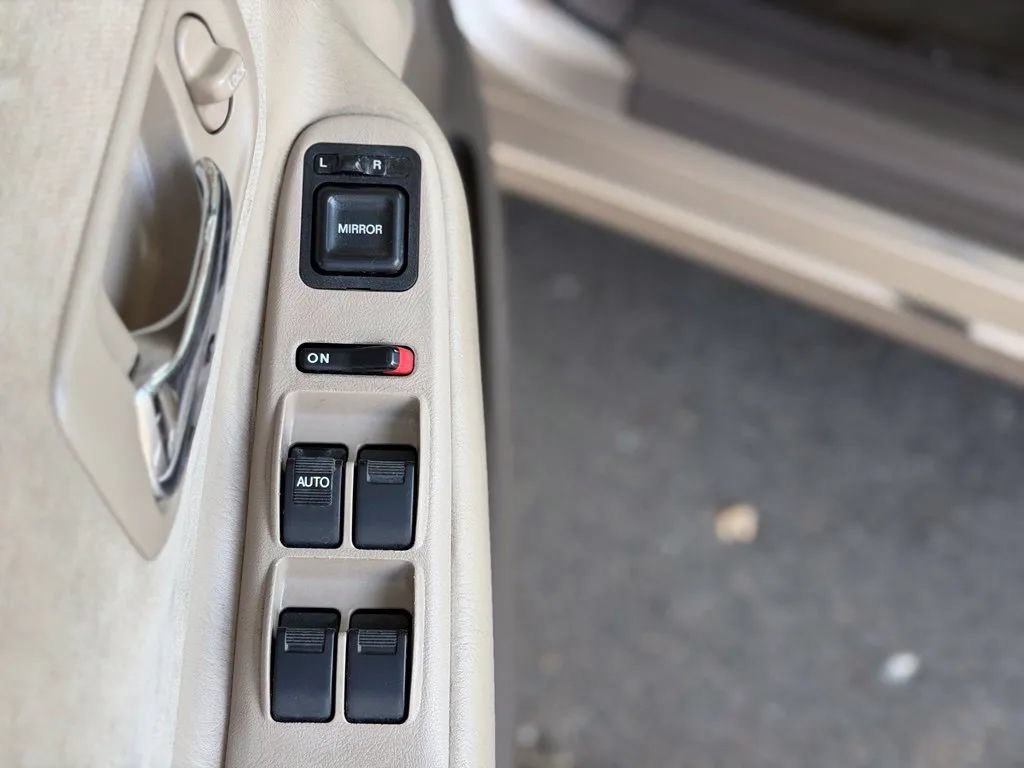 Used 2000 Honda Accord EX image 30