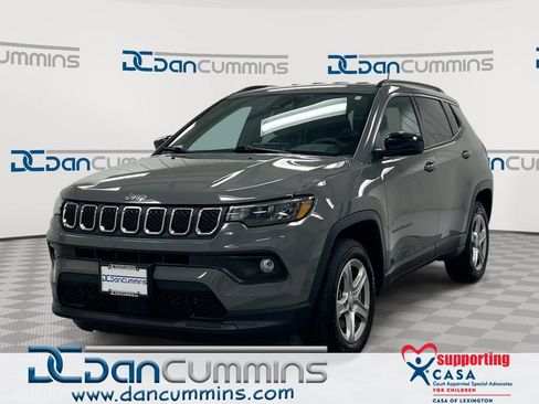 Used 2024 Jeep Compass Latitude AWD/4WD image 1