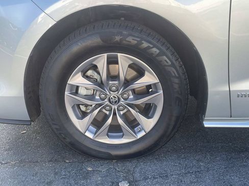 Used 2021 Toyota Sienna LE FWD image 48