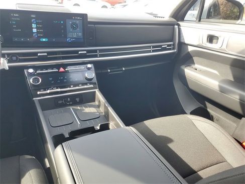 Used 2026 Hyundai Santa Fe SE image 13