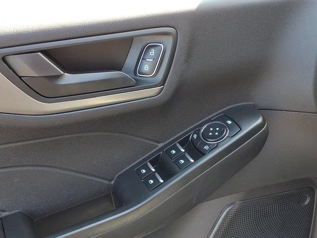 Used 2023 Ford Escape Active AWD/4WD image 4