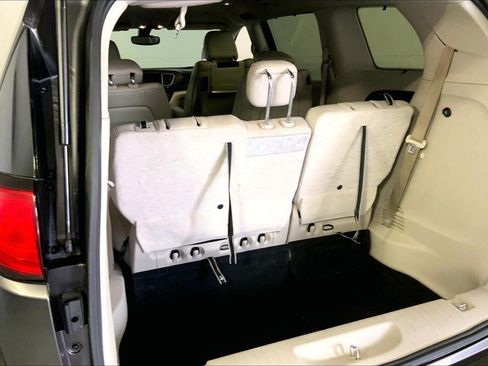 Used 2017 Chrysler Pacifica Touring-L Plus FWD image 4
