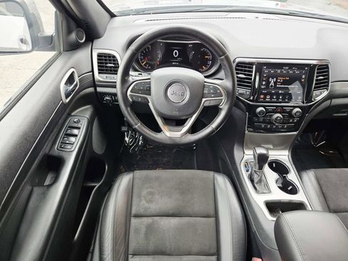 Used 2020 Jeep Grand Cherokee Altitude image 11