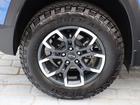 Used 2025 Chevrolet Equinox ACTIV w/ Convenience Package III image 43