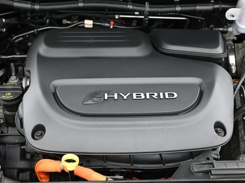 Used 2023 Chrysler Pacifica Touring-L FWD image 36