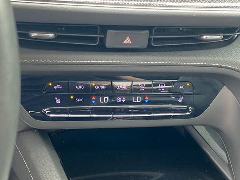 Certified 2021 Buick Envision Essence w/ Sport Touring Package AWD/4WD image 12
