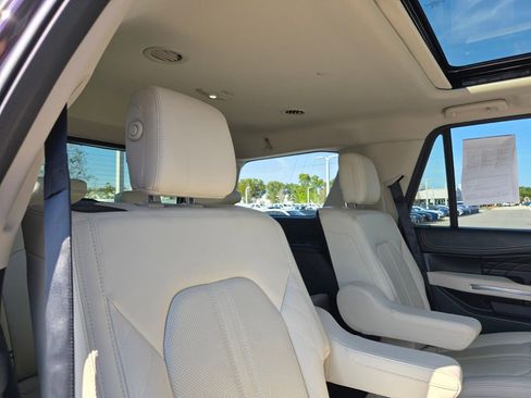 Used 2020 Ford Expedition Platinum image 14