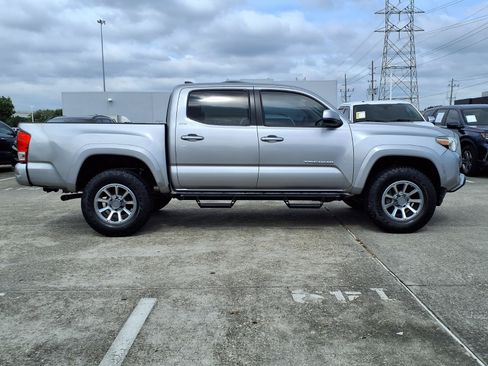 Used 2019 Toyota Tacoma SR5 RWD image 25