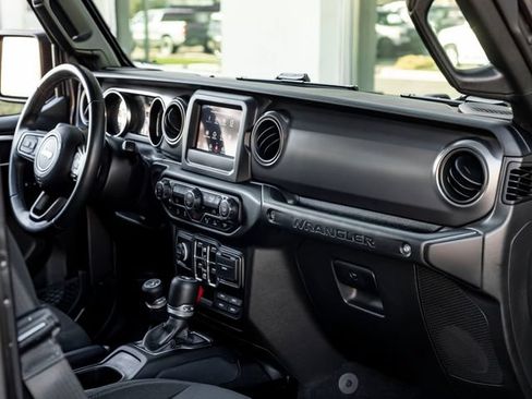 Used 2021 Jeep Wrangler Unlimited Sport AWD/4WD image 36