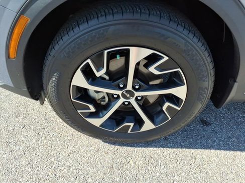 Used 2024 Kia Sportage EX AWD/4WD image 11