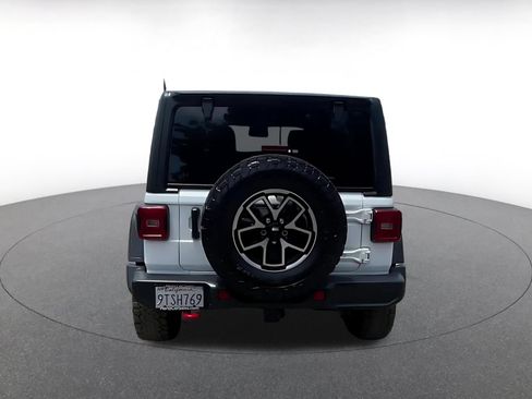 Used 2025 Jeep Wrangler Unlimited Rubicon AWD/4WD image 12