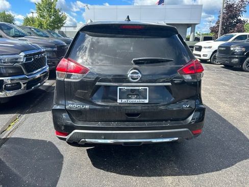 Used 2019 Nissan Rogue SV FWD image 3