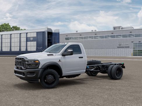 New 2026 RAM 5500 Tradesman AWD/4WD image 2