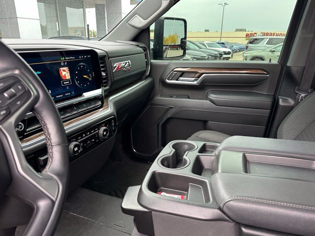 Used 2024 Chevrolet Silverado 2500 LT w/ All Star Edition AWD/4WD image 9