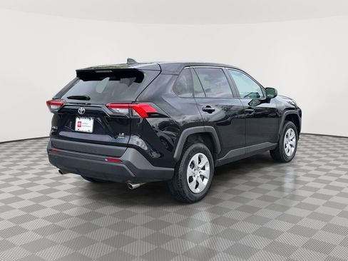 Used 2024 Toyota RAV4 LE AWD/4WD image 7
